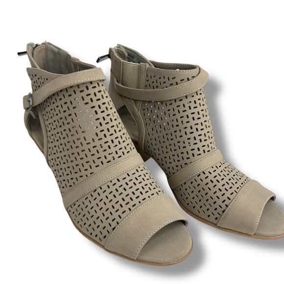 NEW Easy Street Carrigan Sandals Taupe Cut out Booties Open Toe Block Heel Shoes - Picture 11 of 13